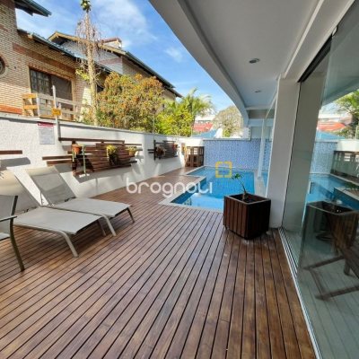 Cobertura com 185m², 2 quartos (sendo 2 suítes), 2 garagens, no bairro Campeche em Florianópolis