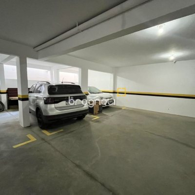 Cobertura com 185m², 2 quartos (sendo 2 suítes), 2 garagens, no bairro Campeche em Florianópolis