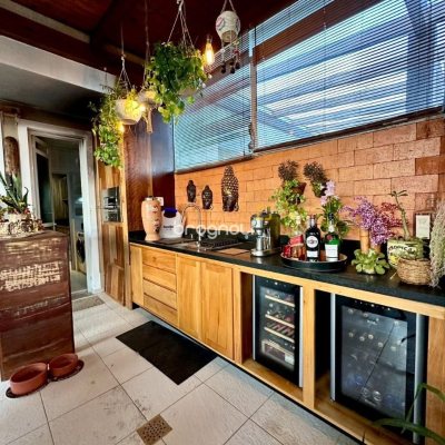 Cobertura com 185m², 2 quartos (sendo 2 suítes), 2 garagens, no bairro Campeche em Florianópolis