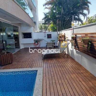 Cobertura com 185m², 2 quartos (sendo 2 suítes), 2 garagens, no bairro Campeche em Florianópolis