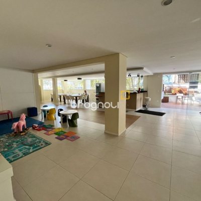 Cobertura com 185m², 2 quartos (sendo 2 suítes), 2 garagens, no bairro Campeche em Florianópolis