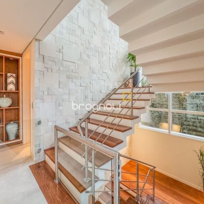 Casa de Condomínio com 890m², 5 quartos (sendo 5 suítes), 6 garagens, no bairro Jurerê Internacional em Florianópolis