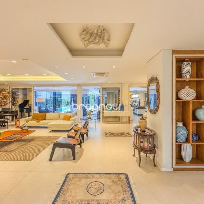 Casa de Condomínio com 890m², 5 quartos (sendo 5 suítes), 6 garagens, no bairro Jurerê Internacional em Florianópolis