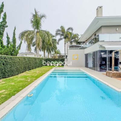 Casa de Condomínio com 890m², 5 quartos (sendo 5 suítes), 6 garagens, no bairro Jurerê Internacional em Florianópolis