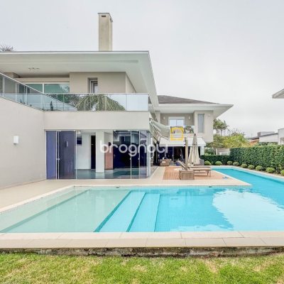 Casa de Condomínio com 890m², 5 quartos (sendo 5 suítes), 6 garagens, no bairro Jurerê Internacional em Florianópolis