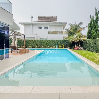 Casa de Condomínio com 890m², 5 quartos (sendo 5 suítes), 6 garagens, no bairro Jurerê Internacional em Florianópolis