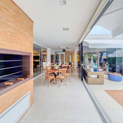 Casa de Condomínio com 890m², 5 quartos (sendo 5 suítes), 6 garagens, no bairro Jurerê Internacional em Florianópolis