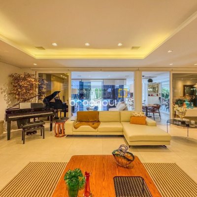 Casa de Condomínio com 890m², 5 quartos (sendo 5 suítes), 6 garagens, no bairro Jurerê Internacional em Florianópolis