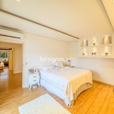 Casa de Condomínio com 890m², 5 quartos (sendo 5 suítes), 6 garagens, no bairro Jurerê Internacional em Florianópolis