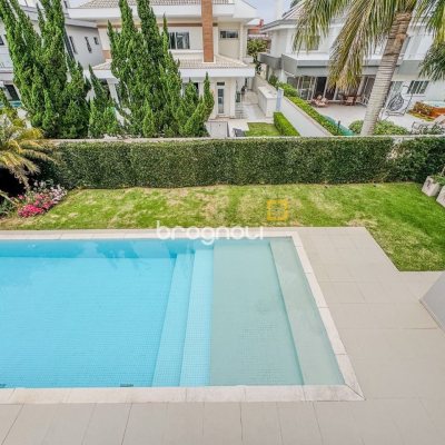 Casa de Condomínio com 890m², 5 quartos (sendo 5 suítes), 6 garagens, no bairro Jurerê Internacional em Florianópolis