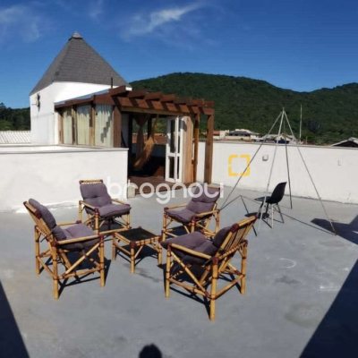 Casa com 150m², 4 quartos (sendo 2 suítes), 2 garagens, no bairro Vargem do Bom Jesus em Florianópolis