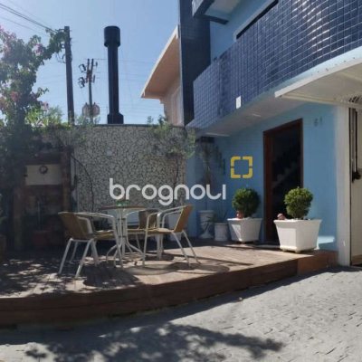 Casa com 150m², 4 quartos (sendo 2 suítes), 2 garagens, no bairro Vargem do Bom Jesus em Florianópolis