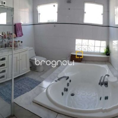 Casa com 150m², 4 quartos (sendo 2 suítes), 2 garagens, no bairro Vargem do Bom Jesus em Florianópolis