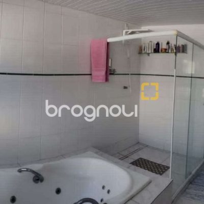 Casa com 150m², 4 quartos (sendo 2 suítes), 2 garagens, no bairro Vargem do Bom Jesus em Florianópolis
