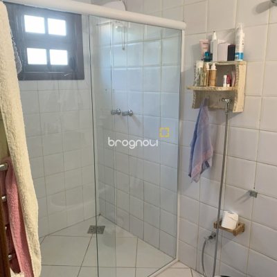 Casa com 157m², 3 quartos (sendo 1 suíte), 4 garagens, no bairro Campeche em Florianópolis
