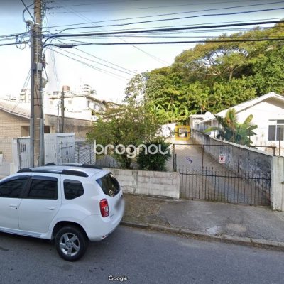 Terreno com 290m², no bairro Estreito em Florianópolis
