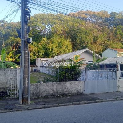 Terreno com 290m², no bairro Estreito em Florianópolis