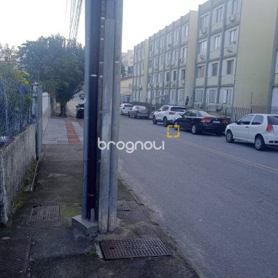 Terreno com 290m², no bairro Estreito em Florianópolis