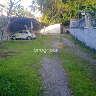 Terreno com 290m², no bairro Estreito em Florianópolis