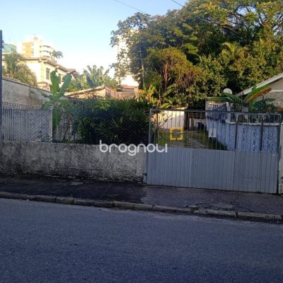 Terreno com 290m², no bairro Estreito em Florianópolis