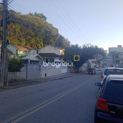 Terreno com 290m², no bairro Estreito em Florianópolis