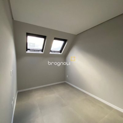 Apartamento com 133m², 4 quartos (sendo 1 suíte), 2 garagens, no bairro Cachoeira do Bom Jesus em Florianópolis
