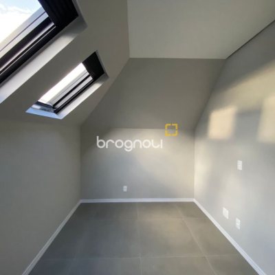 Apartamento com 133m², 4 quartos (sendo 1 suíte), 2 garagens, no bairro Cachoeira do Bom Jesus em Florianópolis