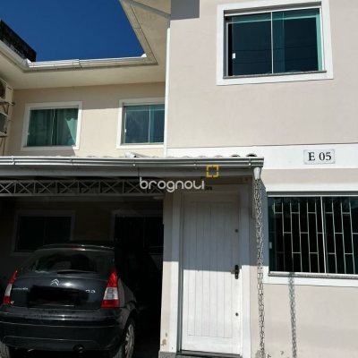 Casa de Condomínio com 59m², 2 quartos, 2 garagens, no bairro Forquilhas em São José