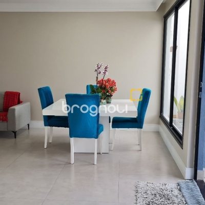 Cobertura com 132m², 5 quartos (sendo 1 suíte), 1 garagem, no bairro Estreito em Florianópolis