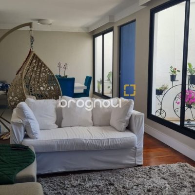 Cobertura com 132m², 5 quartos (sendo 1 suíte), 1 garagem, no bairro Estreito em Florianópolis