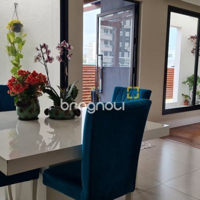 Cobertura com 132m², 5 quartos (sendo 1 suíte), 1 garagem, no bairro Estreito em Florianópolis