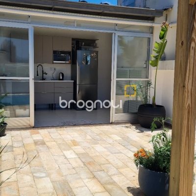 Cobertura com 132m², 5 quartos (sendo 1 suíte), 1 garagem, no bairro Estreito em Florianópolis