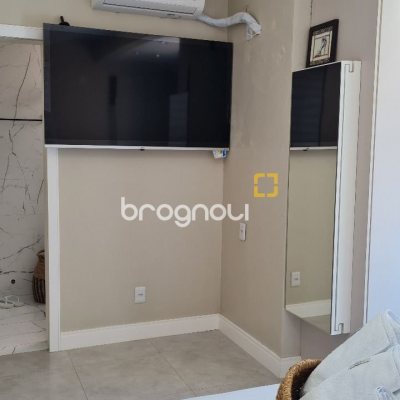 Cobertura com 132m², 5 quartos (sendo 1 suíte), 1 garagem, no bairro Estreito em Florianópolis