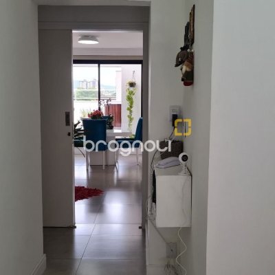 Cobertura com 132m², 5 quartos (sendo 1 suíte), 1 garagem, no bairro Estreito em Florianópolis