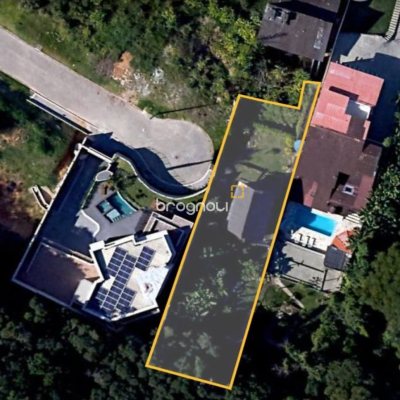 Terreno com 653m², no bairro Ponta de Baixo em São José