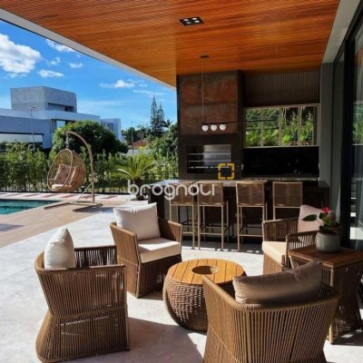 Casa de Condomínio com 600m², 4 quartos (sendo 4 suítes), 5 garagens, no bairro Jurerê Internacional em Florianópolis