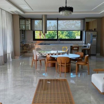 Casa de Condomínio com 600m², 4 quartos (sendo 4 suítes), 5 garagens, no bairro Jurerê Internacional em Florianópolis