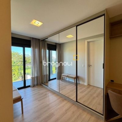 Casa de Condomínio com 600m², 4 quartos (sendo 4 suítes), 5 garagens, no bairro Jurerê Internacional em Florianópolis