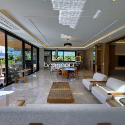 Casa de Condomínio com 600m², 4 quartos (sendo 4 suítes), 5 garagens, no bairro Jurerê Internacional em Florianópolis