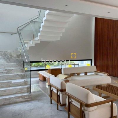 Casa de Condomínio com 600m², 4 quartos (sendo 4 suítes), 5 garagens, no bairro Jurerê Internacional em Florianópolis