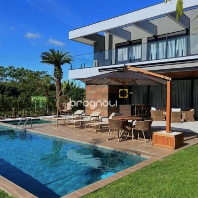 Casa de Condomínio com 600m², 4 quartos (sendo 4 suítes), 5 garagens, no bairro Jurerê Internacional em Florianópolis
