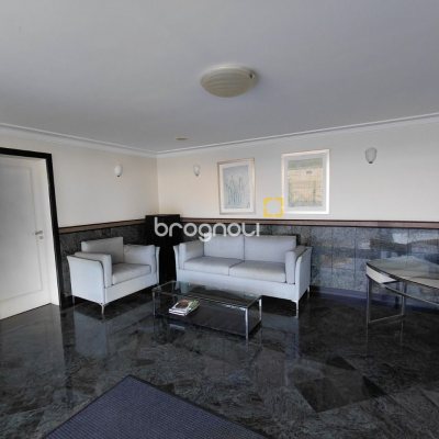 Apartamento com 147m², 4 quartos (sendo 1 suíte), 2 garagens, no bairro Centro em Florianópolis