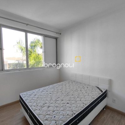 Apartamento com 147m², 4 quartos (sendo 1 suíte), 2 garagens, no bairro Centro em Florianópolis