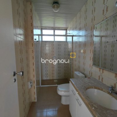 Apartamento com 147m², 4 quartos (sendo 1 suíte), 2 garagens, no bairro Centro em Florianópolis