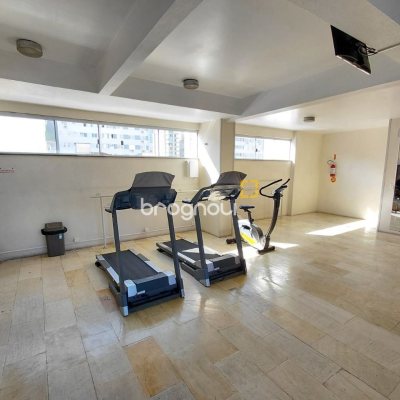 Apartamento com 147m², 4 quartos (sendo 1 suíte), 2 garagens, no bairro Centro em Florianópolis