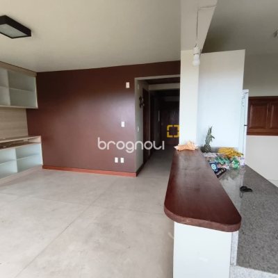 Casa com 224m², 6 quartos (sendo 2 suítes), 5 garagens, no bairro Agronômica em Florianópolis