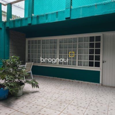 Casa com 224m², 6 quartos (sendo 2 suítes), 5 garagens, no bairro Agronômica em Florianópolis