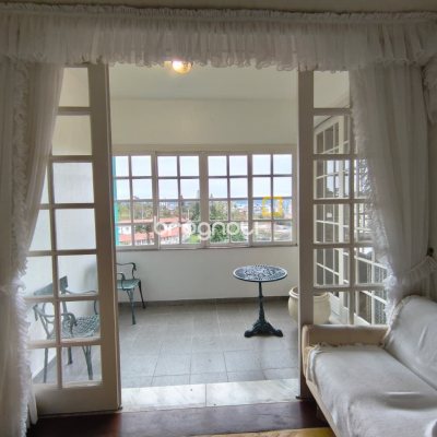 Casa com 224m², 6 quartos (sendo 2 suítes), 5 garagens, no bairro Agronômica em Florianópolis