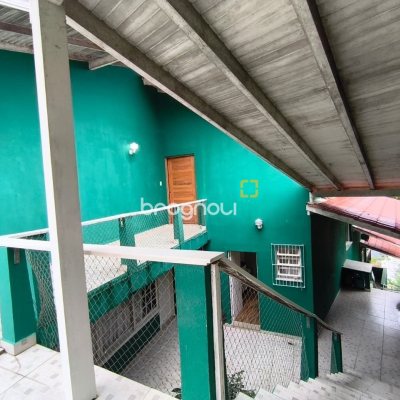 Casa com 224m², 6 quartos (sendo 2 suítes), 5 garagens, no bairro Agronômica em Florianópolis