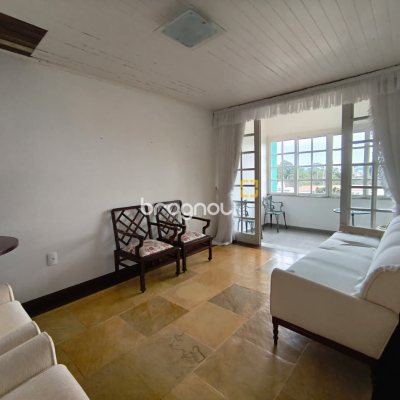 Casa com 224m², 6 quartos (sendo 2 suítes), 5 garagens, no bairro Agronômica em Florianópolis